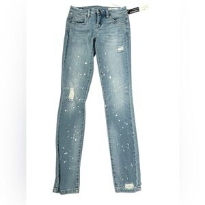 NWT blank NYC Blue Skinny Jeans with Distressed Artistic Design